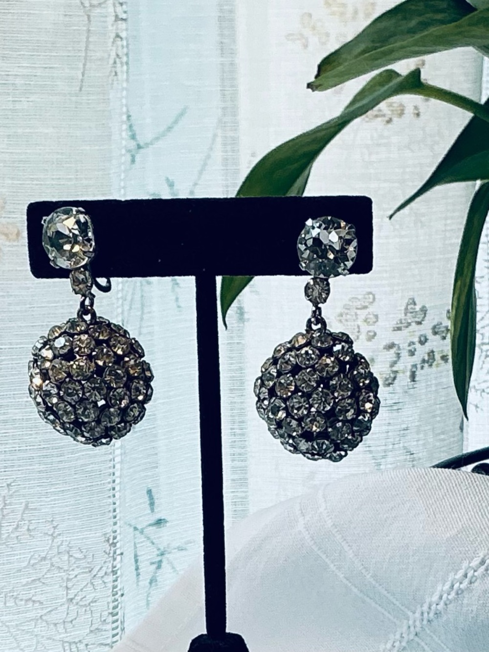 Vintage Crystal Drop Ball Earrings - Silver Sparkle Clip earrings
